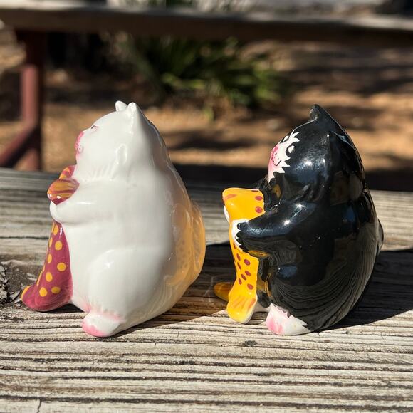 Vintage Clay Art Cat Salt & Pepper Shakers | 80s Whimsical Ceramic Kitchen Decor - Picture 7 of 16